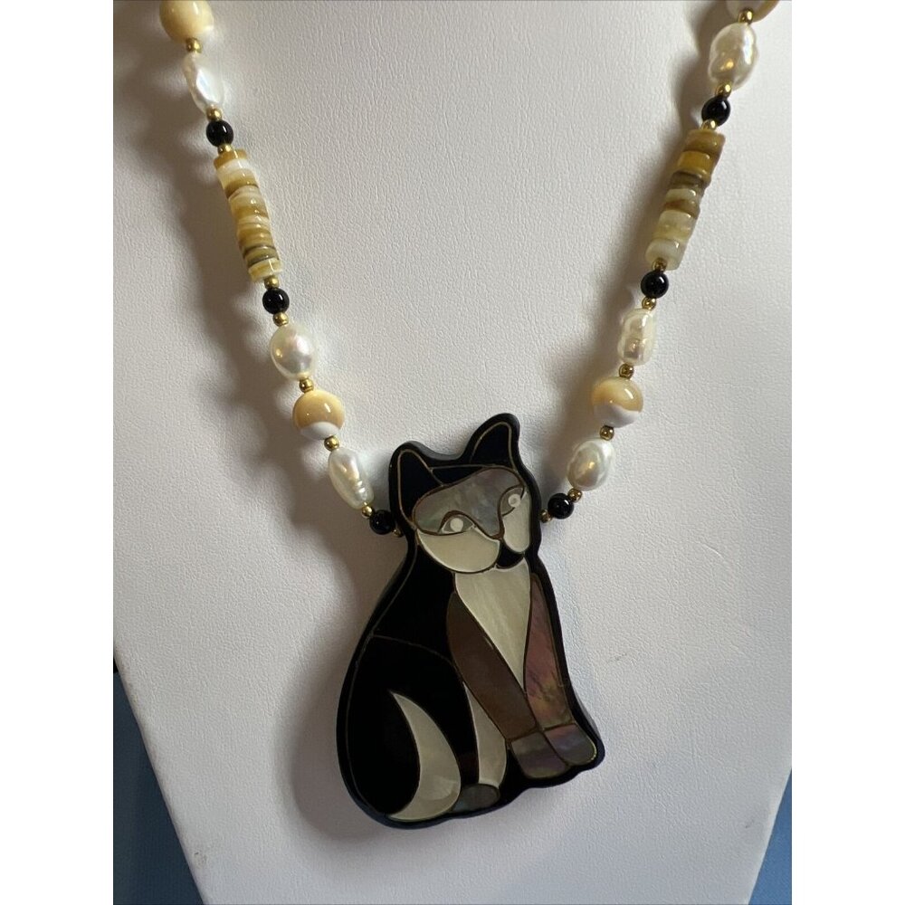 Vintage 80’sCat Motif Abalone Shimmer Inlay Mother Of Pearl Shell Puka Necklace - Picture 2 of 5